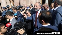 Премьер-министр Никол Пашинян обращается к матерям и вдовам погибших военнослужащих, Ереван, 19 сентября 2019 г․