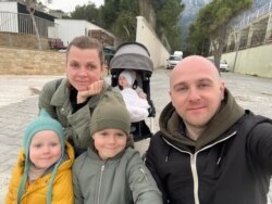 40-летний бизнесмен Алексей Медведев вывез семью в Турцию.