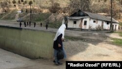 Афганская беженка в Вахдате. Март, 2022