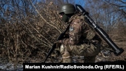 Також українські військові захопили два бронетранспортери армії Росії, йдеться в повідомленні