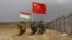 Пограничники Китая и Таджикистана совместно патрулируют участок границы, 17 сентября 2017 года