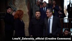 Президент Володимир Зеленський та прем'єр-міністр Великої Британії Кір Стармер, Київ, Софійський собор, 10 травня 2025 року