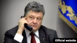 Петро Порошенко 9 червня поспілкувався з Володимиром Путіним по телефону, повідомляє прес-служба українського президента