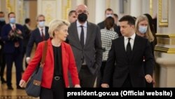 Володимир Зеленський виступив на пресконференції з Урсулою фон дер Ляйєн та Шарлем Мішелем за підсумками саміту 12 жовтня