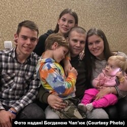 Рідні зустрілись з братом після звільнення з полону