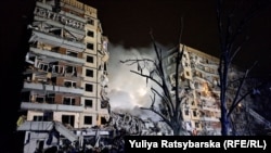 Багатоквартирний будинок, в який влучила російська ракета. Дніпро, 14 січня 2023 року