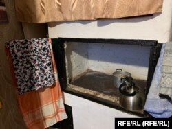 Піч, якою обігрівається приватний будинок у Великих Луках, другому за величиною місті Псковської області Росії