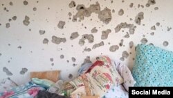 یکی از عکس‌هایی که از حمله ماموران امنیتی به یک خانه در روستای پرسوراخ شهرستان ایذه در شبکه‌های اجتماعی منتشر شده است