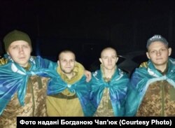 Звільнені українські захисники, серед яких і Юрій