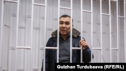 Равшан Жээнбеков соттук отурумдардын биринде. Архивдик сүрөт.