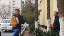 Diňle: Aşgabatda çörek nobatynda basa-baslyk döredi