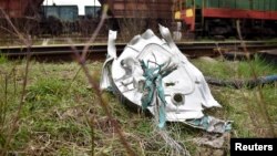 Уламки російської ракети, використаної для удару по одному із залізничних об’єктів у Львівській області, 25 квітня 2022 року