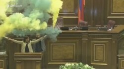 Թավշյա հեղափոխությունը խորհրդարանում