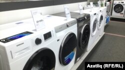 Чаллыда көнкүреш техникасы кибетендә кер юу машиналарына бәяләр