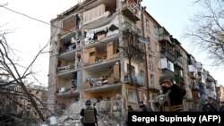 Киевта утка тотылган биш катлы бина, 18 март 2022