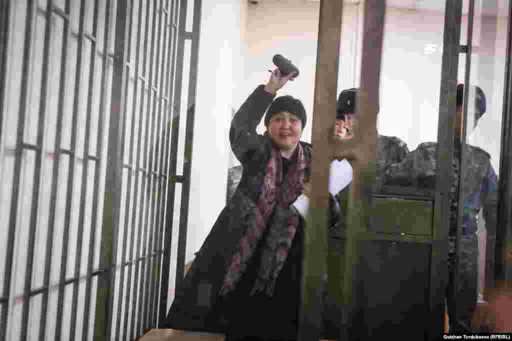 Бишкек шаардык соту 10-ноябрда Конституциялык соттун мурдагы судьясы&nbsp;Клара Сооронкулованын&nbsp;&ldquo;кармалышы мыйзамдуу болгон&rdquo; деген тыянак чыгарды жана мурдагы инстанциянын чечимин күчүндө калтырды.