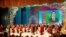 Magtymguly adyndaky milli sazly drama teatrynda geçirilen konsertden bir pursat. Arhiwden alyndy. Illýustrasiýa. Aşgabat, Türkmenistan.