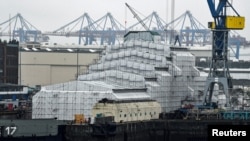 In autumn 2021, Usmaov's yacht was anchored in the German port city of Hamburg for repairs.