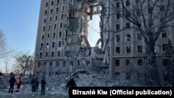 Частина будівлі зруйнована обстрілом