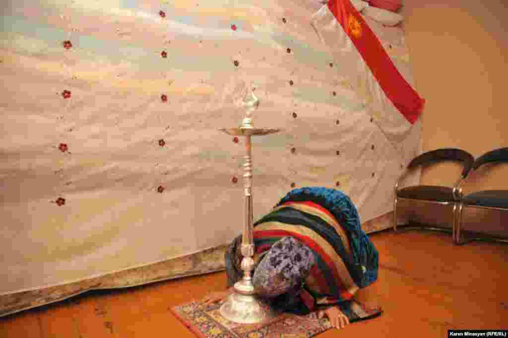 Armenia -- Yezidis in Armenia celebrate the "Red Sultan" religious holiday, Zovuni, 21Dec2012