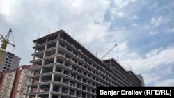 Бишкектеги курулуштардын бири. Иллюстрациялык сүрөт.