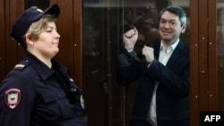 Ռուսաստան - "Голос"-ի համանախագահ Գրիգորի Մելքոնյանցը դատարանում, Մոսկվա, 14-ը մայիսի, 2025թ.