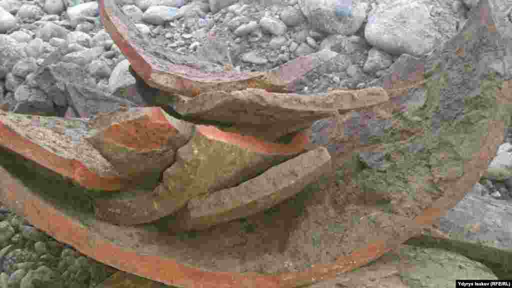 Однако извлечь кувшин целиком не удалось.&nbsp;