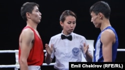 Спорт чеберлигине талапкер Жалал-Абад шаарынан келген Муптохиддин  Азимов (солдо) жана Нарын облусунун намысын коргогон спорт чеберлигине талапкер Жаныбек уулу Дыйкан (оңдо).