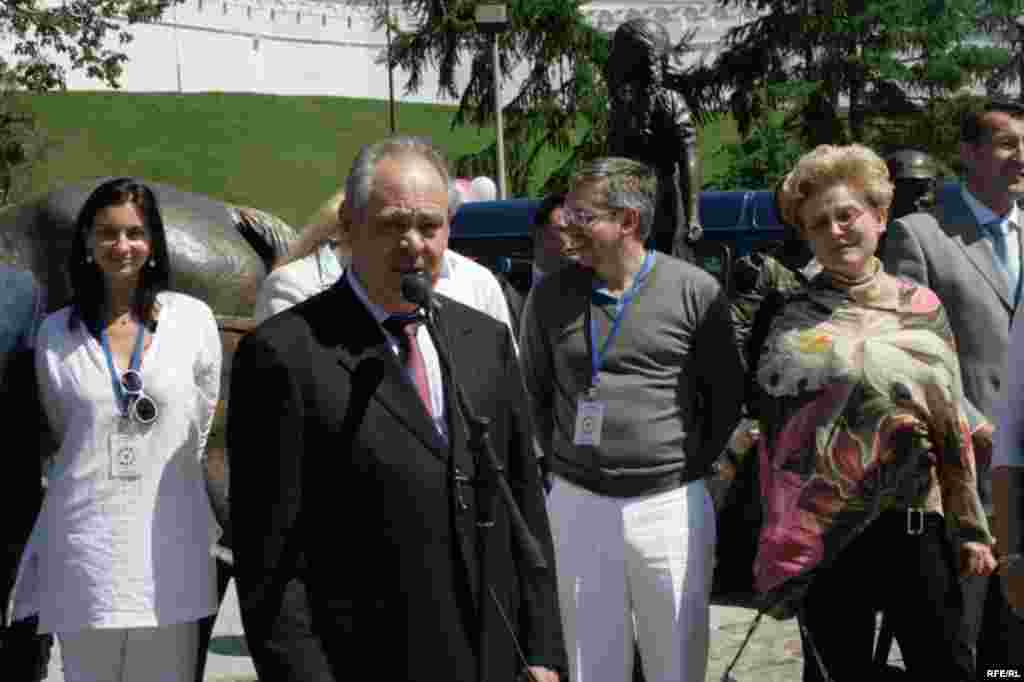 Русиянең "1 канал" вәкилләре катнашында узган "Без булдырабыз!" хәйрия акциясе