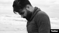 سامان صیدی، رپر معترض ایرانی، که با نام هنری سامان یاسین فعالیت می‌کرد