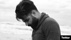 سامان صیدی، رپر معترض ایرانی که با نام هنری سامان یاسین (عکس از آرشیو)