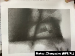 Сүрөт Адис Сейталиевдин "Ч/Б" (ак-кара) аталышындагы каталогунан тартылды.