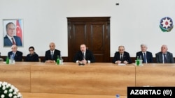 Իլհամ Աիևը «Արևմտյան Ադրբեջանի համայնքի» շենքում, արխիվ 