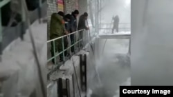 Майлуу-Сууда 12-январда катуу сууктун айынан суу түтүктөрү тоңуп, жылуулук берүү жана суу менен камсыз кылуу үзгүлтүккө учураган.