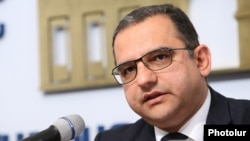 Armenia - Economic Development Minister Tigran Khachatrian at a news conference in Yerevan, March 5, 2019.