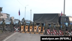 Российские миротворцы на участке Степанакерт-Шуши