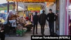 Каракол шаарындагы көчөлөрдүн бири. 