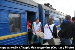 Поранених везуть спеціальним потягом