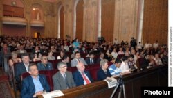 Армения - Участники открытого гражданского собрания, Ереван, 21 мая 2011 г. 