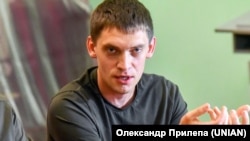 За даними Івана Федорова, місцеві жителі поблизу Мирного почули близько 25 вибухів, з боку бази бачили «густий чорний дим»