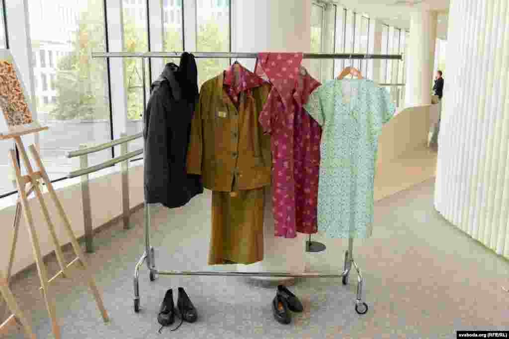 Другі кангрэс, прысьвечаны беларускім палітвязьням. Турэмная вопратка