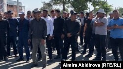 Участники акции в Узгенском районе. 29 сентября 2022 года.