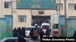 اعزام نیروهای اورژانس به یک دبیرستان دخترانه پس از حمله سمی