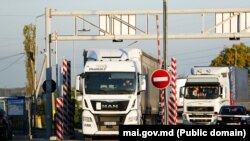 Заборона руху стосується тільки вантажівок. Фото ілюстративне 