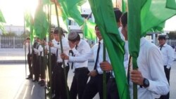 Öýsüz haýwanlar bilen bagly dawadan soň, Berdimuhamedow dabaraly açylyşa gelmedi