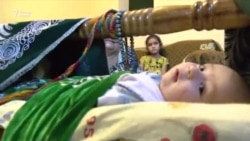 Баҳси нав. Кӯдаконро дар гаҳвора бандем ё набандем?