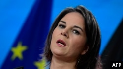 «Російська пропаганда постійно бере заяви, фрази, позиції уряду, наших партнерів і використовує їх для своїх цілей», – заявили в німецькому міністерстві 