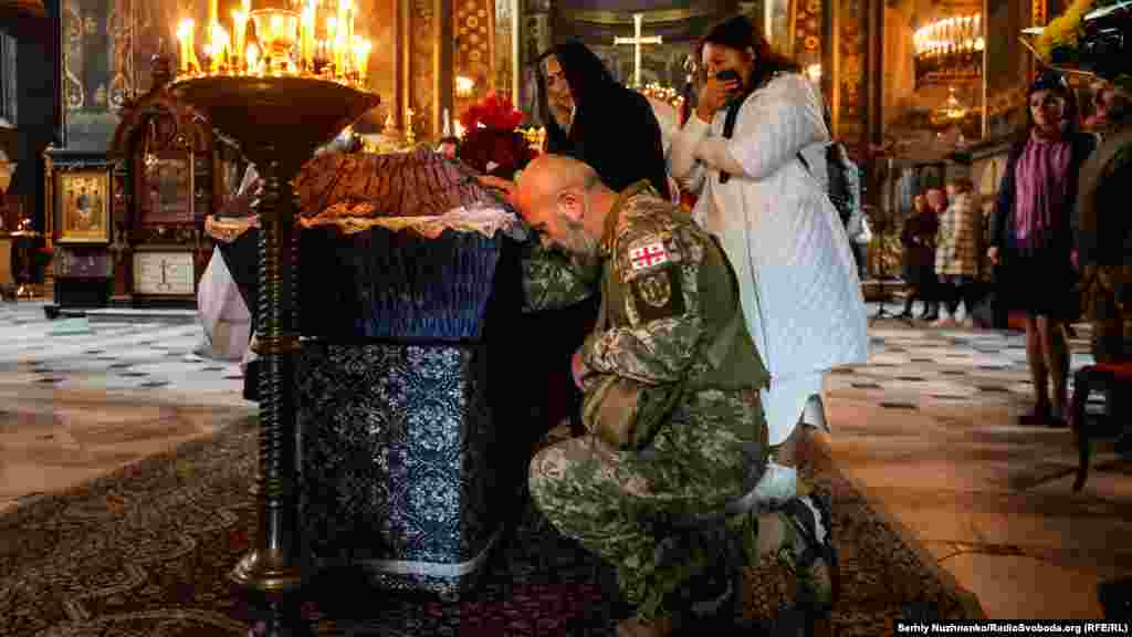 Бойові товариші прощаються із побратимом&nbsp;