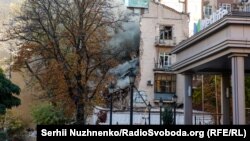 Внаслідок атаки дронами-камікадзе у Києві обвалилася частина історичного будинку ХІХ століття на вулиці Жилянській