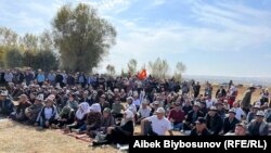 Кемпир-Абад маселесине байланыштуу курултай. 15-октябрь, 2022 Өзгөн. 